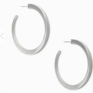 Kendra Scott Avi hoops in brushed silver!